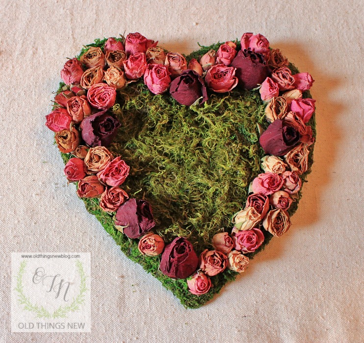  DIY beautiful dried roses and moss Valentine's Day wreath