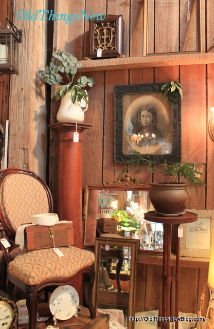 40-Queen Bee French Flea 2013 082