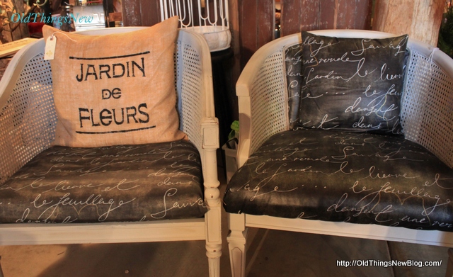 54-Queen Bee French Flea 2013 099