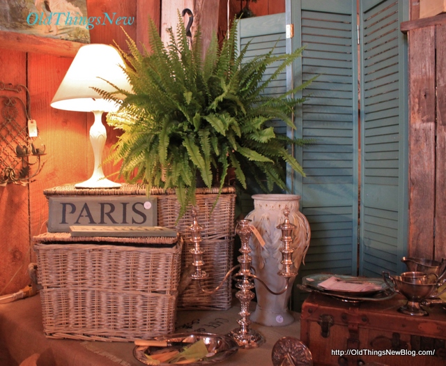 56-Queen Bee French Flea 2013 102