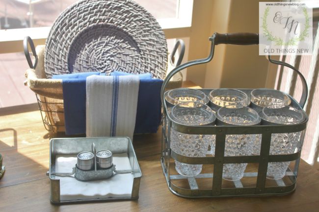 Screened porch table 003